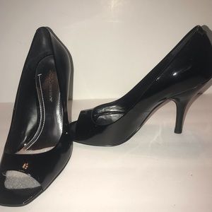 BCBG Bg Size 7 Ariel Black Patent Peep Toe Heels